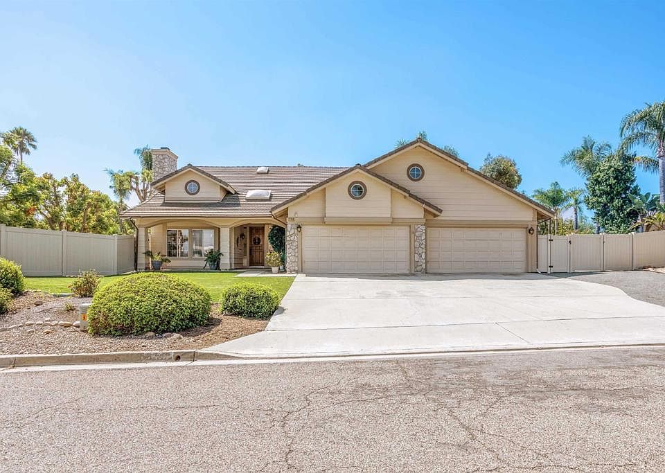 1st image of 2749 Silver Oak Pl