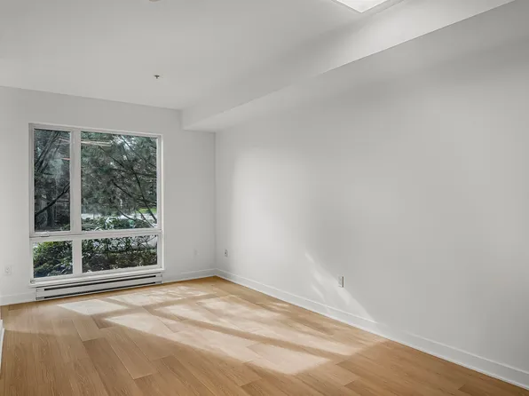 13321 102a Ave #103, Surrey, BC V3T 1P6