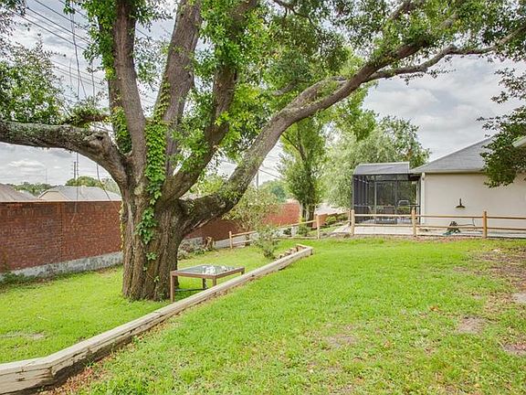 3rd image of 389 Hanging Moss Cir