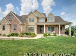 1816 E West Lake Dr, Mahomet, IL
