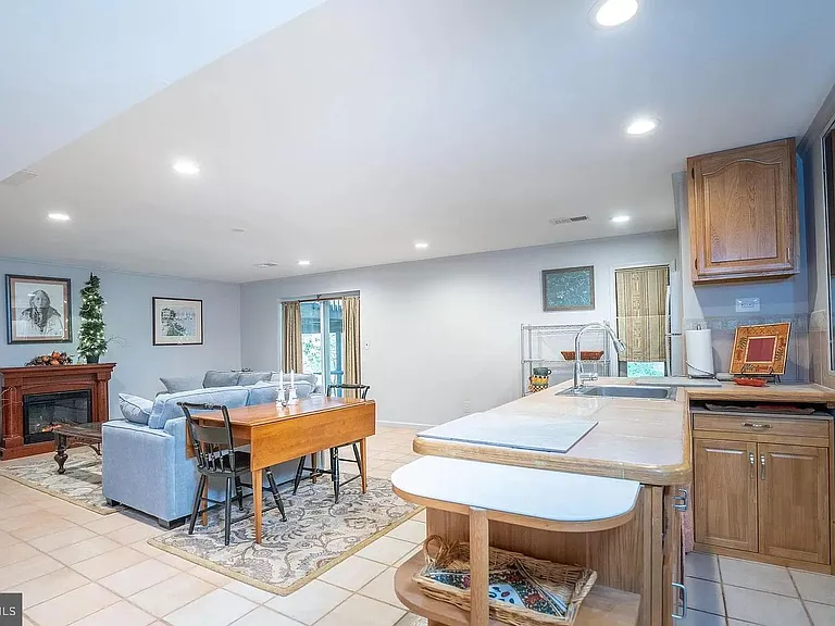 11696 Fox Glen Dr — Photo 38