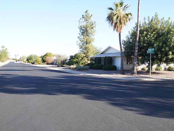4th image of 9820 W Redwood Dr