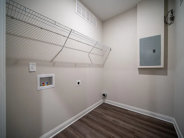 Plum Ridge Apartments — Photo 25