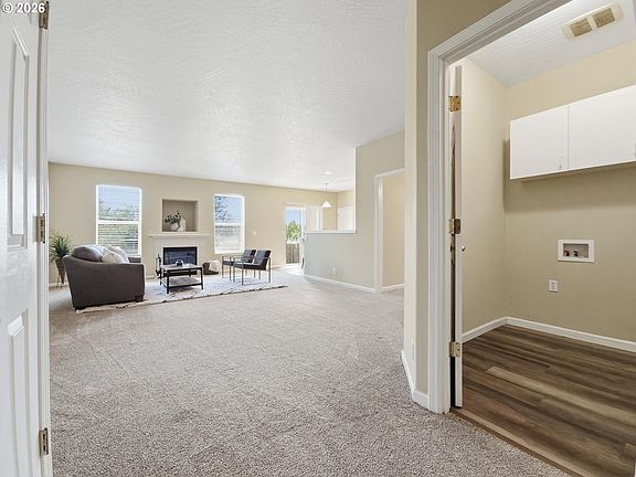 4th image of 5244 Donohoe Ave