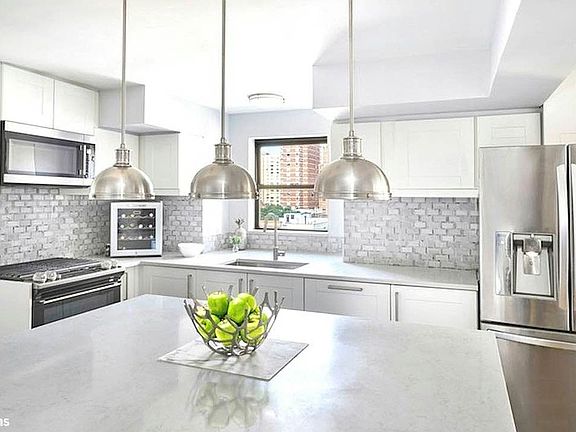 4th image of 515 E 85th St #12CD