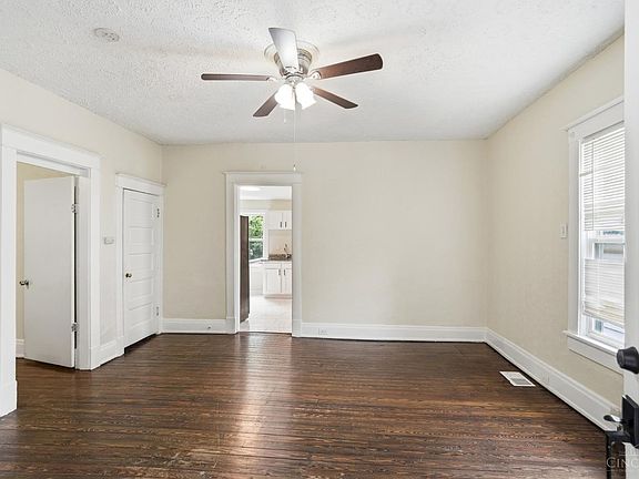 2nd image of 5128 Blaesi St