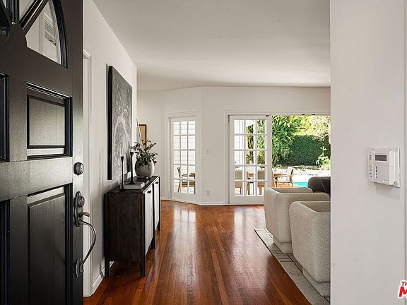 3rd image of 3173 Butler Ave