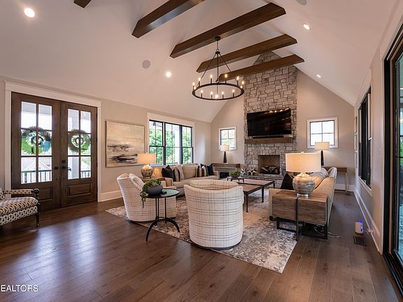 5th image of 9047 Legends Lake Ln