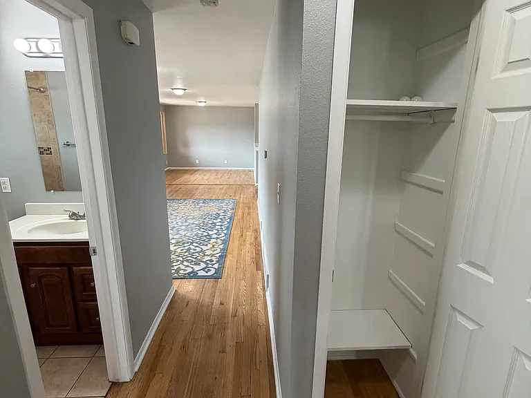 1621 W 82nd Pl — Photo 9