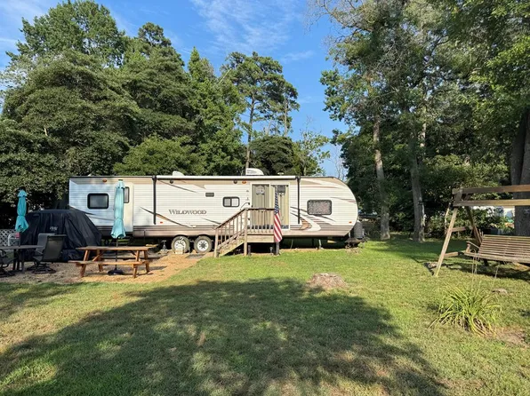 33 & 34 Mannoe Ln, New Church, VA 23415