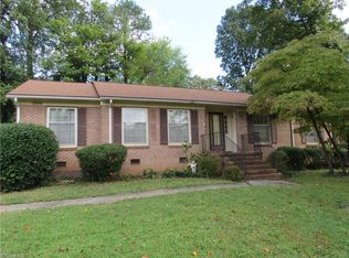 2816 Rutherford Dr, Greensboro, NC 27408