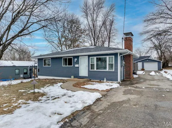 203 Almentor Ave, Saint Louis, MO 63119