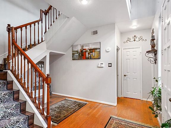 5th image of 1208 Harbortown Dr