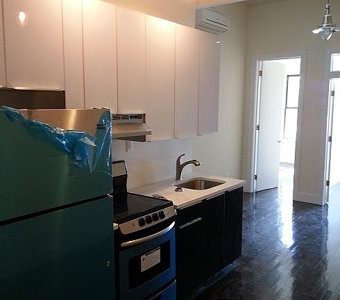 3rd image of 270 Irving Ave