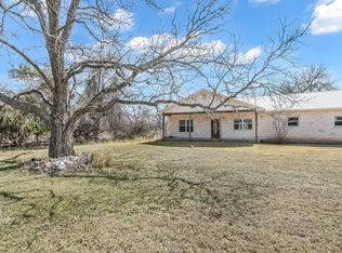 925 S Bowie St, Fredericksburg, TX 78624