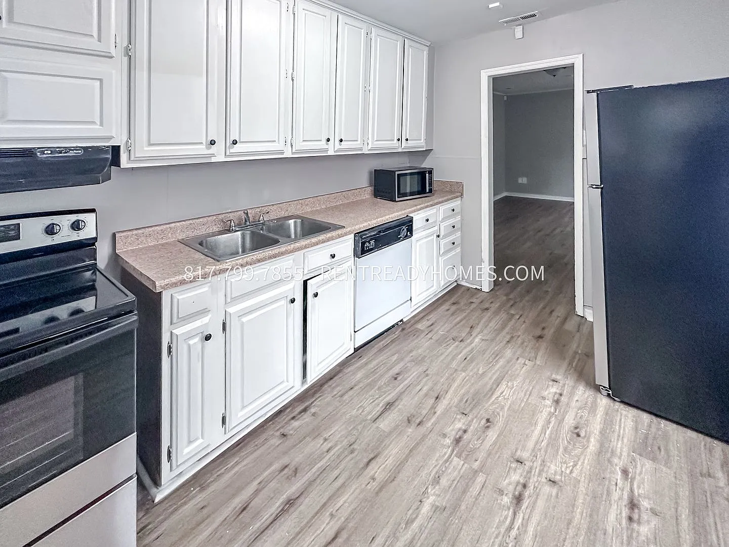 1316 Rayfield Dr — Photo 3