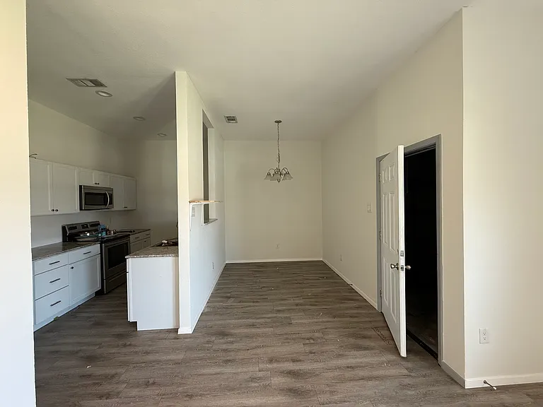 524 Wood Dr — Photo 7