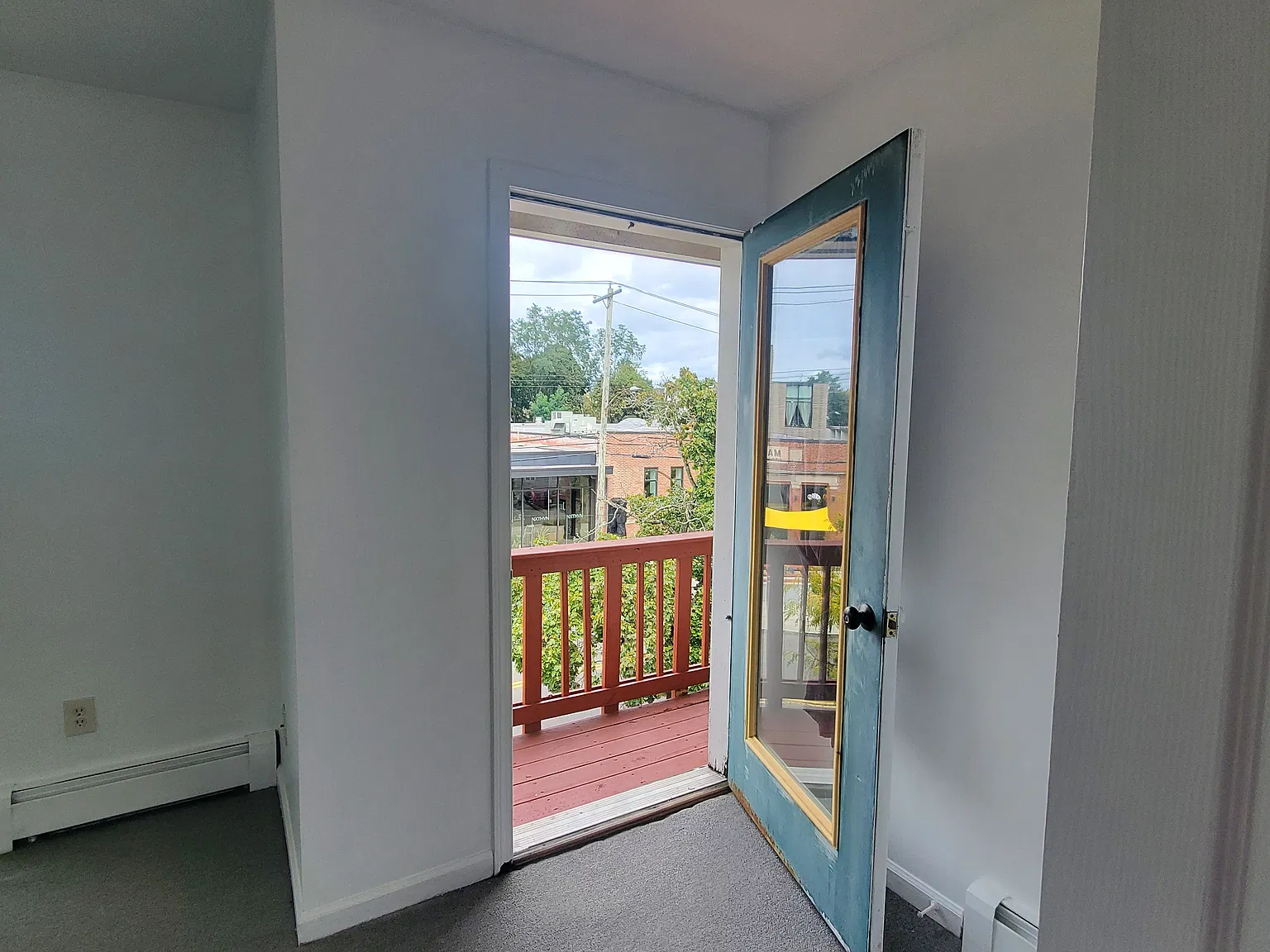 3 bed, 1300 sqft, $2,350 — Photo 4