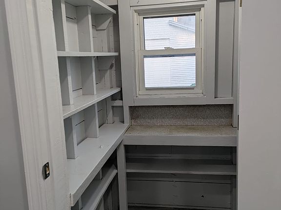 4th image of 9502 Avenue N