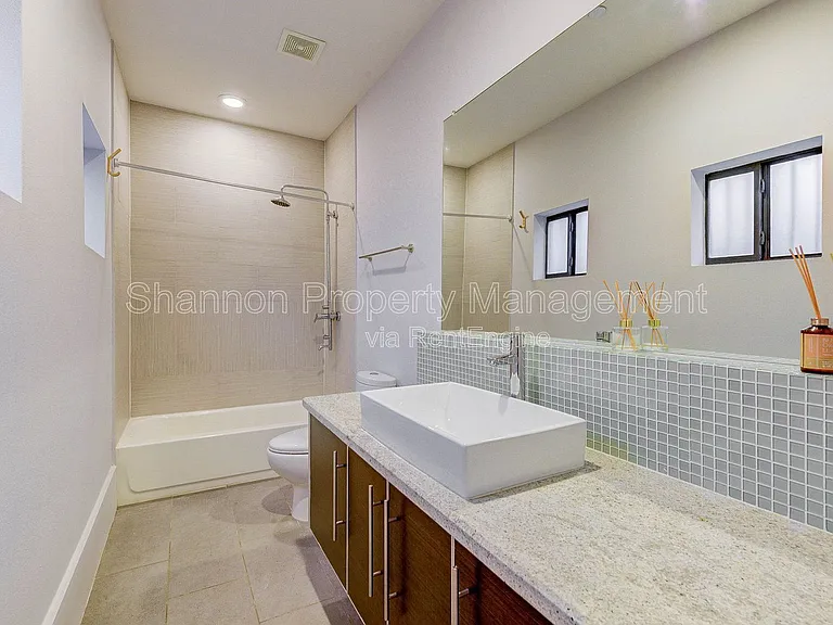 113 Tuam St — Photo 21