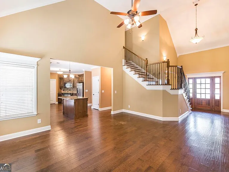 203 Norfolk Cir — Photo 5