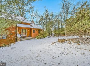 487 N Lake Dr, Lake Harmony, PA 18624