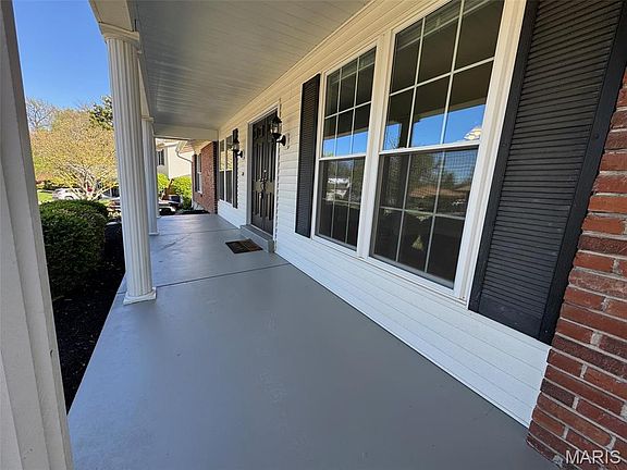 3rd image of 1416 Chandellay Dr