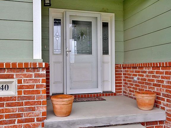 3rd image of 640 W Prairie Parkway Ct