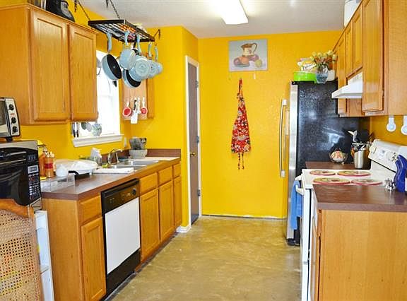 5th image of 1722 Avenue A