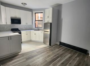 131 Lincoln Ave APT A, Mineola, NY 11501
