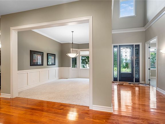 3rd image of 9136 Wooded Point Dr