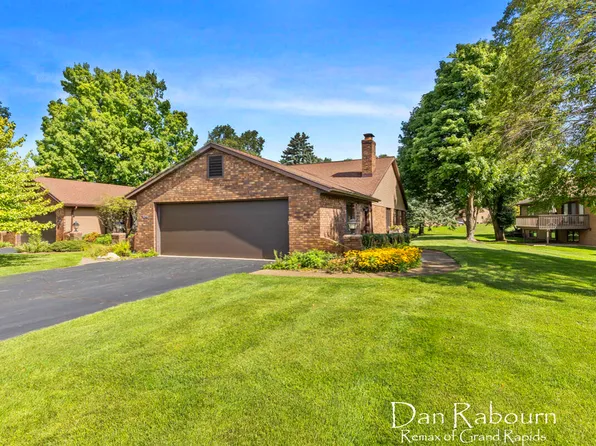 3279 Johnson Ct SW, Grandville, MI 49418