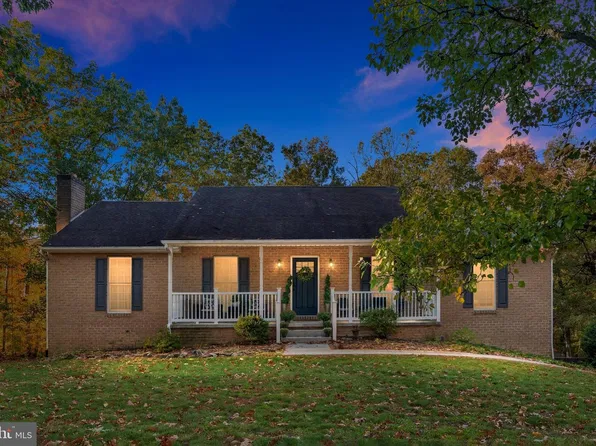 248 Antietam Dr, Falling Waters, WV 25419