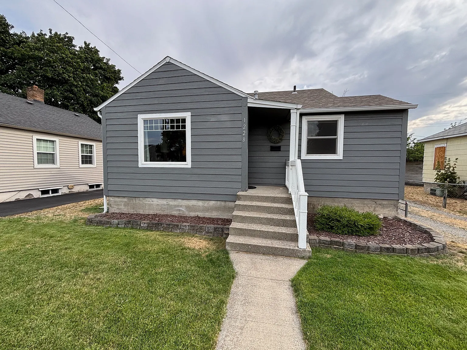 3 bed, 1470 sqft, $2,000 — Photo 1