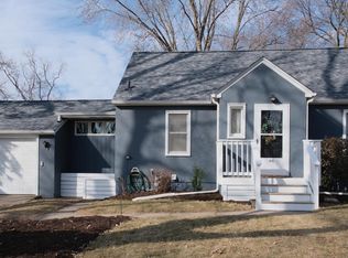 1913 Edgewater Ave, Arden Hills, MN 55112