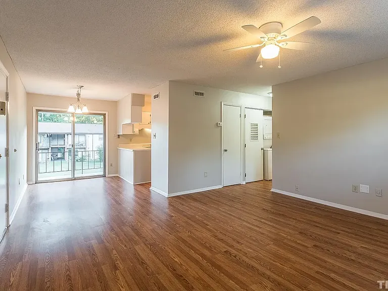 5602 Falls Of Neuse Rd #D — Photo 5