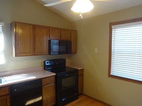 5th image of 1400 Pepper Ln