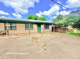 205 1/2 S Broad St, Lampasas, TX 76550