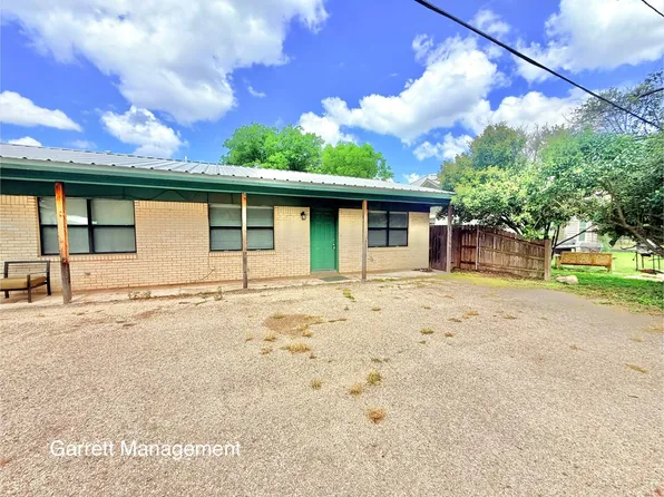 205 1/2 S Broad St, Lampasas, TX 76550