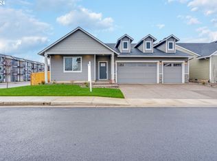 384 S 8th St, Carlton, OR 97111