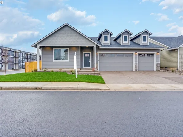 384 S 8th St, Carlton, OR 97111