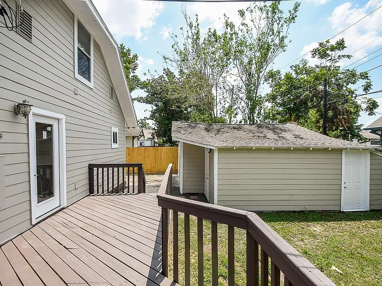 1307 Walton St — Photo 28