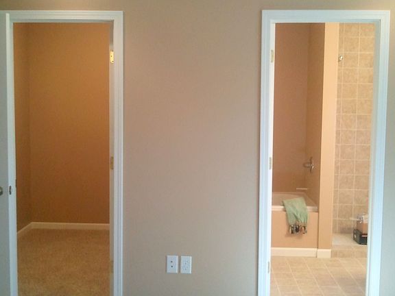 3rd image of 606 Ross Ave