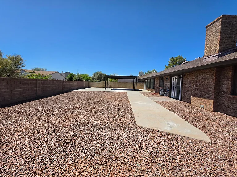 1731 E Redfield Rd — Photo 26