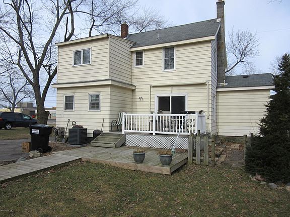 2nd image of 428 Van Allen St SE