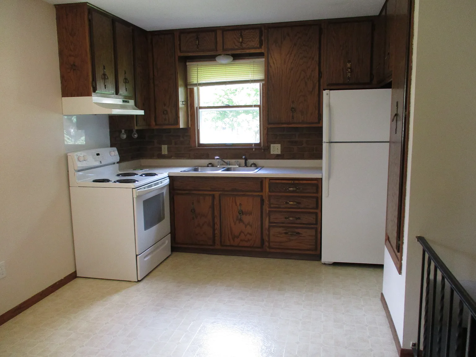 2 bed, 1000 sqft, $1,400 — Photo 2