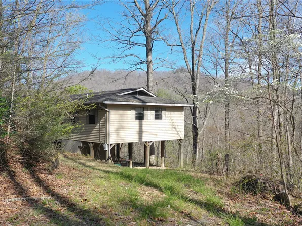 353 Vistawilla Drive, Glenville, NC 28736