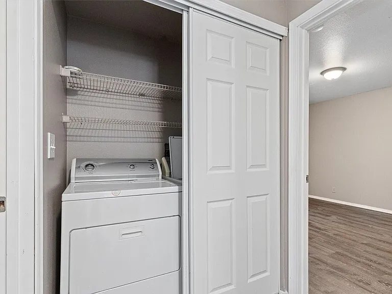 Madison St Duplex — Photo 12