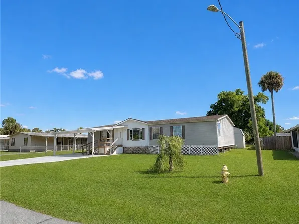 7607 Peyraud Dr, North Fort Myers, FL 33917