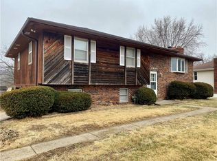 8610 SE King Hill Rd, Saint Joseph, MO 64504